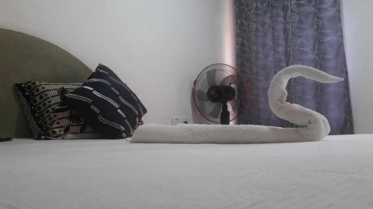 Angry Birds Homestay Habarana Luaran gambar