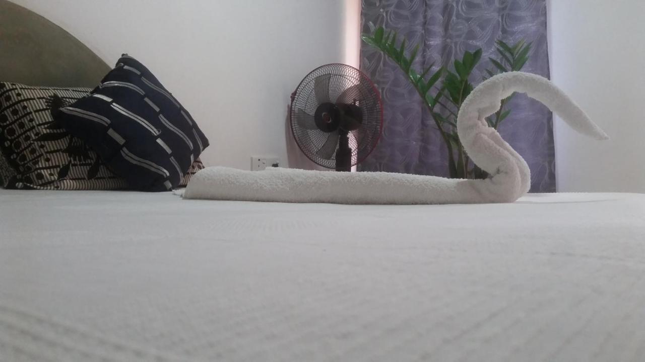 Angry Birds Homestay Habarana Luaran gambar