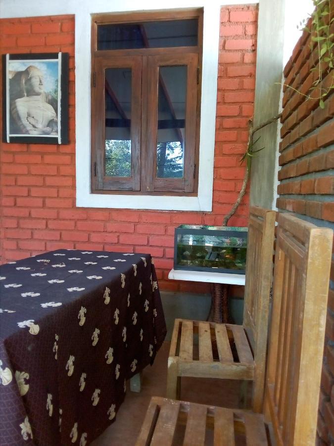 Angry Birds Homestay Habarana Luaran gambar