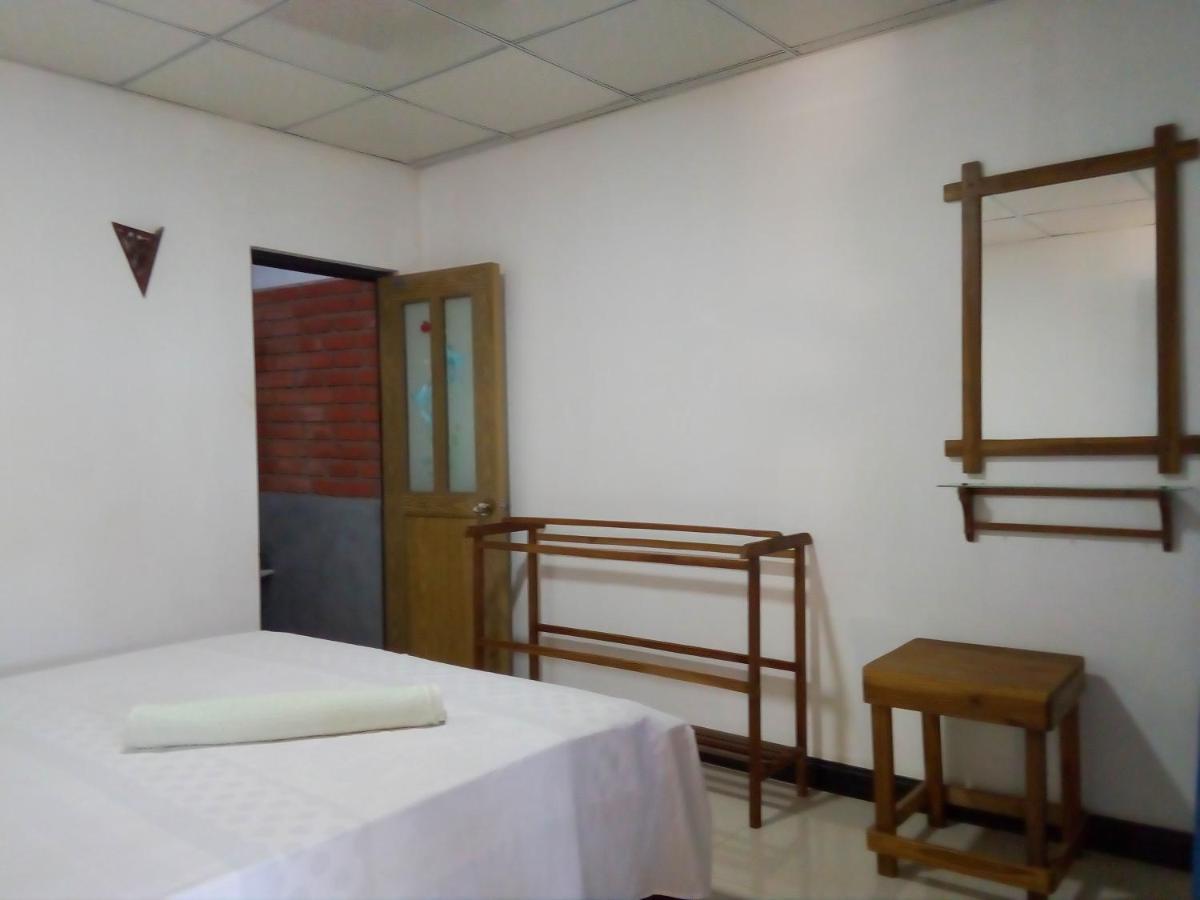 Angry Birds Homestay Habarana Luaran gambar